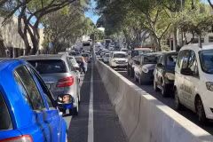 Chính phủ Malta đưa ra khoản hỗ trợ 5.000 euro mỗi năm trong tối đa 5 năm cho người dưới 30 tuổi từ bỏ sử dụng ôtô cá nhân. (Nguồn: Times of Malta)