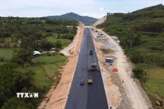 Các trục giao thông của tỉnh Đắk Lắk đảm bảo kết nối và phát triển theo hướng Bắc-Nam và Đông-Tây. (Ảnh: Xuân Triệu/TTXVN)