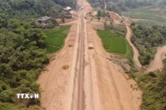 Dự án đường nối Quốc lộ 32 với đường cao tốc Nội Bài-Lào Cai. (Ảnh: Tuấn Anh/TTXVN)