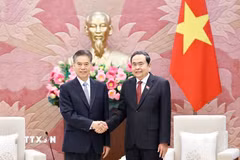 Chủ tịch Quốc hội Trần Thanh Mẫn tiếp Chủ nhiệm Ủy ban Tài chính-Kinh tế của Nhân đại toàn quốc Trung Quốc Chung Sơn. (Ảnh: Doãn Tấn/TTXVN)