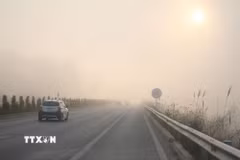 Hiện tượng sương mù. (Ảnh: Văn Đạt/TTXVN)
