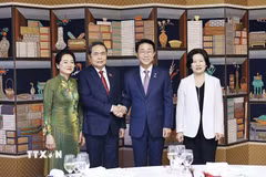 Chủ tịch Quốc hội Trần Thanh Mẫn và Phu nhân dự tiệc chiêu đãi do Chủ tịch Quốc hội Hàn Quốc Cho Jeong Sik và Phu nhân chủ trì. (Ảnh: Doãn Tấn/TTXVN)