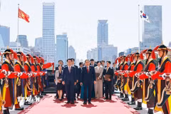 Lễ đón Chủ tịch Quốc hội Trần Thanh Mẫn thăm chính thức Hàn Quốc được tổ chức trọng thể tại Trụ sở Quốc hội Hàn Quốc ở thủ đô Seoul. (Ảnh: Doãn Tấn/TTXVN)