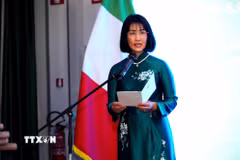 Đại sứ Việt Nam tại Italy Nguyễn Phương Anh phát biểu tại sự kiện. (Ảnh: Hải Linh/TTXVN)