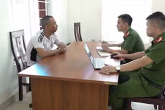Đối tượng Vũ Anh Tuấn tại cơ quan công an. (Nguồn: Công an Nghệ An)