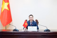 Đại diện Việt Nam, đại biểu Quốc hội hoạt động chuyên trách tại Ủy ban Quốc phòng, An ninh và Đối ngoại của Quốc hội Trịnh Xuân An, Phó Chủ tịch Nhóm đại biểu Quốc hội trẻ Việt Nam khóa XV phát biểu tại Phiên họp. (Nguồn: Cổng thông tin điện tử Quốc hội Việt Nam)