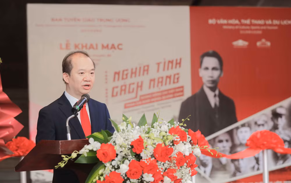 vna-potal-trung-bay-chuyen-de-nghia-tinh-cach-mang-nhung-dong-chi-viet-nam-tham-gia-khoi-nghia-quang-chau-9116795.jpg