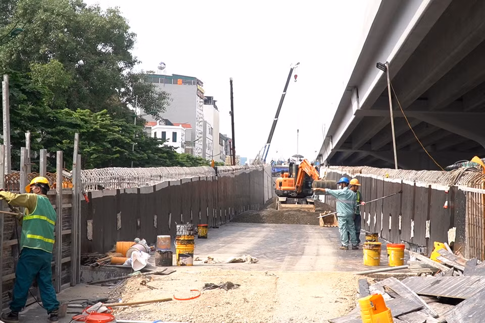 Gói thầu được xây dựng do liên danh nhà thầu gồm: Công ty Trách nhiệm hữu hạn Xây dựng Tokyu, Tập đoàn Taisei, Công ty Trách nhiệm hữu hạn Xây dựng Sumitomo Mitsui và Công ty Cổ phần Tập đoàn CIENCO 4. (Ảnh: Văn Hào/Vietnam+)