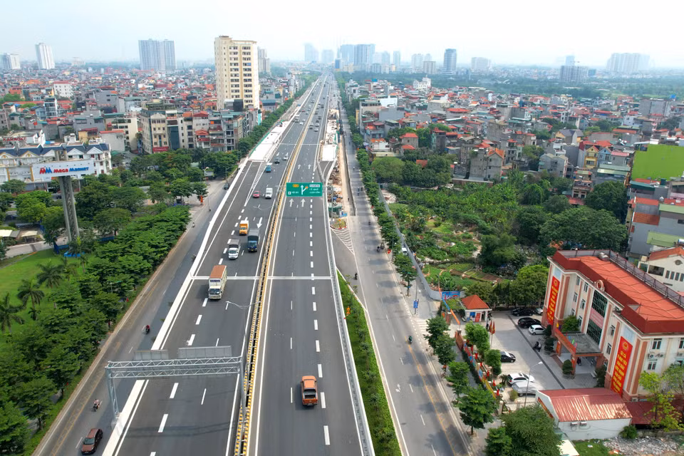 Khi dự án hoàn thành sẽ liên thông hoàn toàn giao thông tại cửa ngõ phía Bắc của Thủ đô; tạo thành tuyến đường trên cao đẹp, hiện đại, khang trang bậc nhất ở Hà Nội với chiều dài hơn 10km, kết nối trục giao thông xuyên suốt từ cầu Thăng Long đến cầu Thanh Trì. (Ảnh: Văn Hào/Vietnam+)