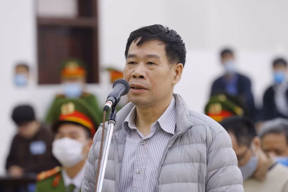 Bị cáo Vũ Thanh Hà (sinh năm 1962, nguyên Tổng Giám đốc Công ty Cổ phần Hóa dầu và Nhiên liệu sinh học Dầu khí - PVB) khai báo trước Hội đồng xét xử. (Ảnh: Doãn Tấn/TTXVN)