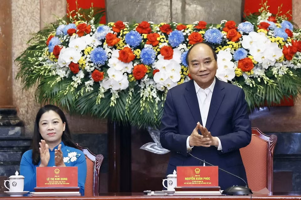 Chủ tịch nước Nguyễn Xuân Phúc phát biểu tại buổi tiếp đoàn đại biểu người có uy tín trong đồng bào dân tộc thiểu số tỉnh Tuyên Quang. (Ảnh: Thống Nhất/TTXVN)