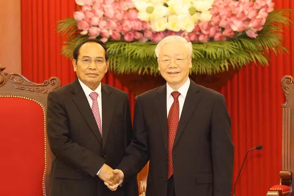 Tổng Bí thư Nguyễn Phú Trọng tiếp ông Bounthong Chitmany, Ủy viên Bộ Chính trị, Thường trực Ban Bí thư Đảng Nhân dân Cách mạng Lào, Phó Chủ tịch nước Lào. (Ảnh: Trí Dũng/TTXVN)