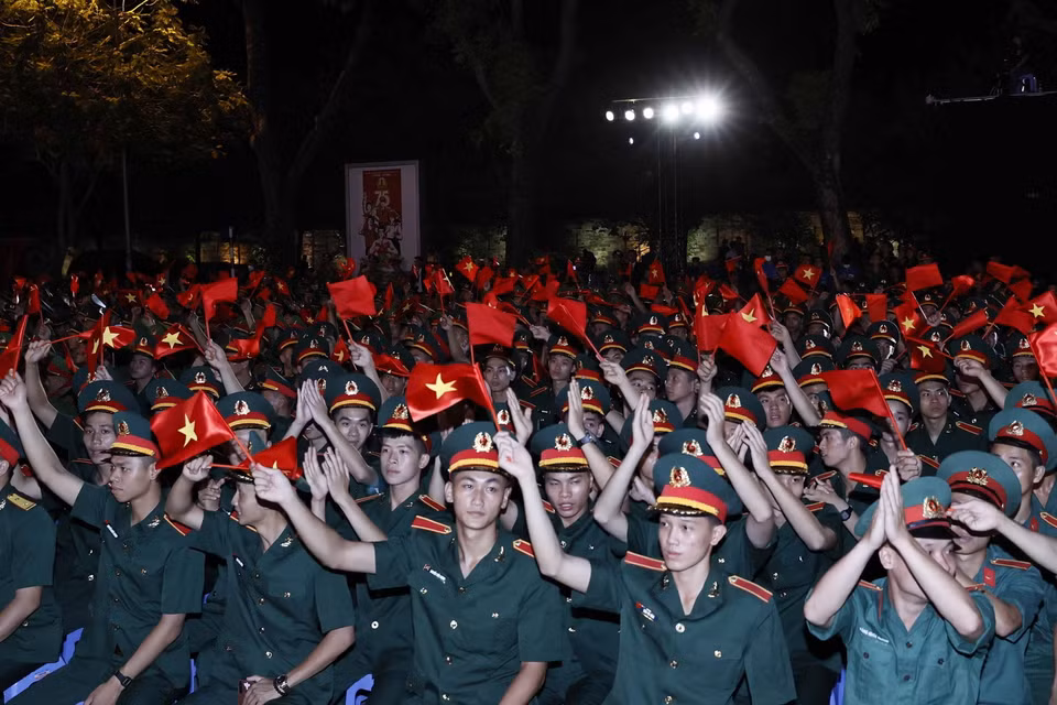 Các đại biểu dự Cầu truyền hình trực tiếp "Khúc tráng ca hoà bình" tại điểm cầu Hà Nội. (Ảnh: Thống Nhất/TTXVN)