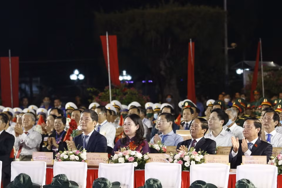 Trưởng ban Kinh tế Trung ương Trần Tuấn Anh; Phó Chủ tịch nước Võ Thị Ánh Xuân; Phó Thủ tướng Chính phủ Lê Văn Thành; Phó Chủ tịch Quốc hội Nguyễn Khắc Định dự tại điểm cầu tỉnh An Giang. (Ảnh: Công Mạo/TTXVN)