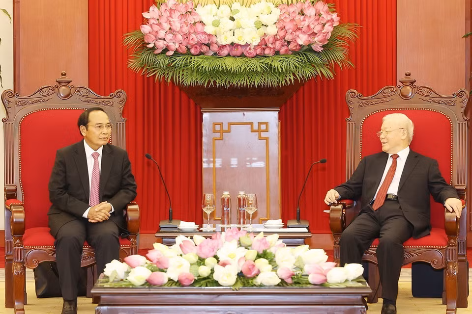  Tổng Bí thư Nguyễn Phú Trọng tiếp ông Bounthong Chitmany, Ủy viên Bộ Chính trị, Thường trực Ban Bí thư Đảng Nhân dân Cách mạng Lào, Phó Chủ tịch nước Lào. (Ảnh: Trí Dũng/ TTXVN)