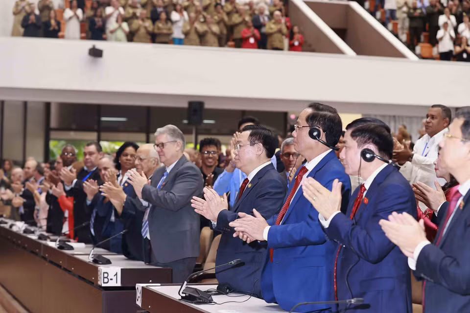 Chủ tịch Quốc hội Vương Đình Huệ dự, phát biểu tại phiên họp đặc biệt của Quốc hội Cuba khóa X và Lễ kỷ niệm 62 năm Chiến thắng Giron. (Ảnh: Doãn Tấn/TTXVN)