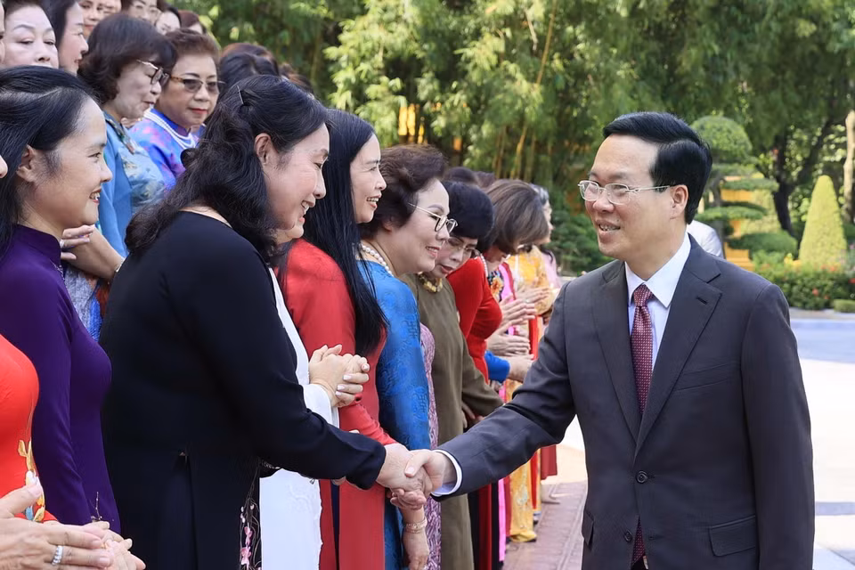 Chủ tịch nước Võ Văn Thưởng và các đại biểu. (Ảnh: Thống Nhất/TTXVN)
