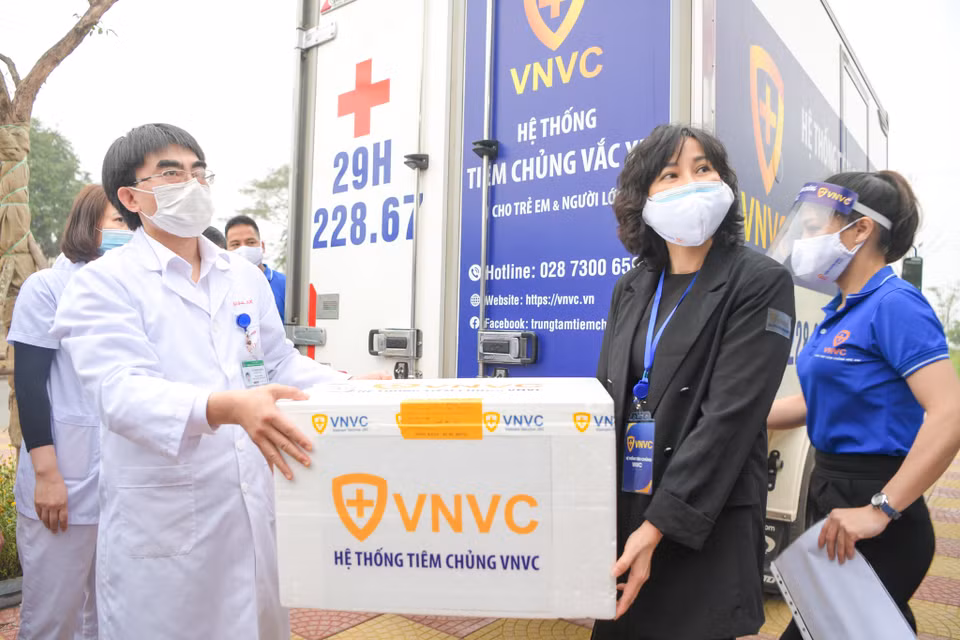 Đây là chiến dịch tiêm chủng lớn nhất cả nước, được chuẩn bị đầy đủ, bài bản nhằm đảm bảo an toàn cho người dân. (Ảnh: Minh Sơn/Vietnam+)