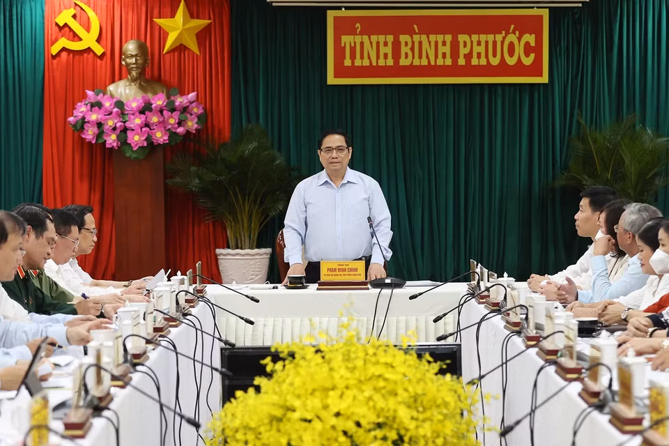 Thủ tướng Phạm Minh Chính chủ trì làm việc với lãnh đạo chủ chốt tỉnh Bình Phước. (Ảnh: Dương Giang/TTXVN)