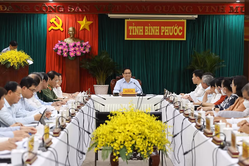 Thủ tướng Phạm Minh Chính chủ trì làm việc với lãnh đạo chủ chốt tỉnh Bình Phước. (Ảnh: Dương Giang/TTXVN)