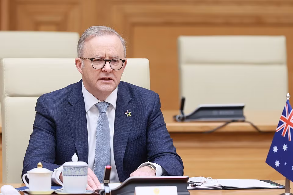 Thủ tướng Australia Anthony Albanese phát biểu tại cuộc hội đàm. (Ảnh: Dương Giang/TTXVN)