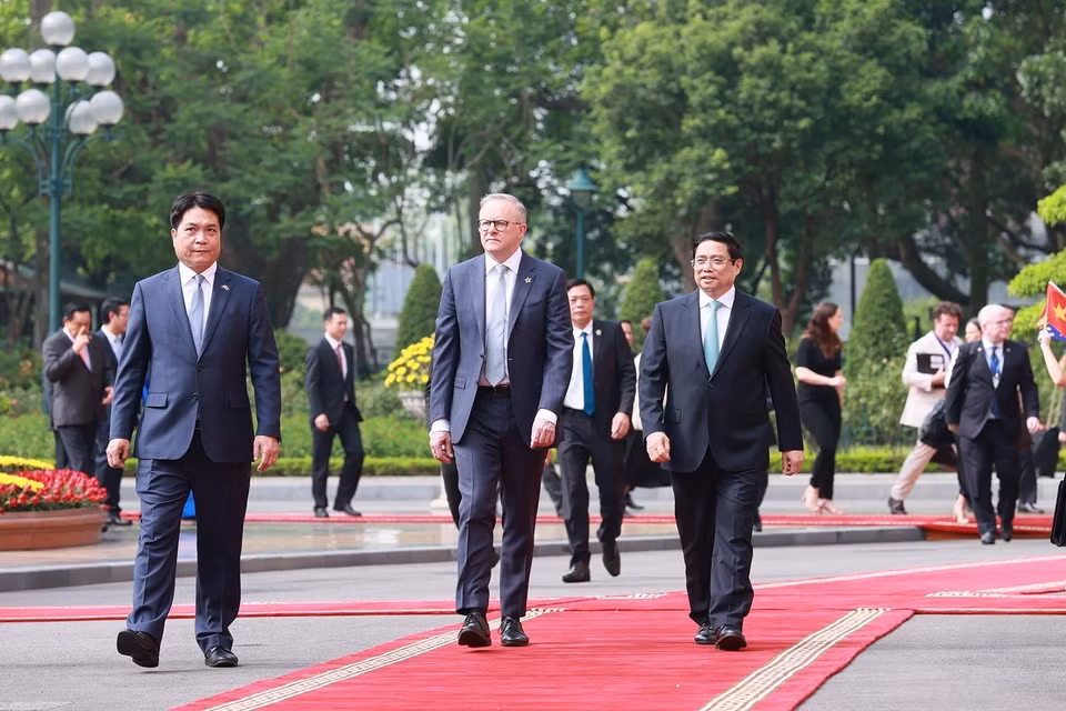 Thủ tướng Phạm Minh Chính và Thủ tướng Australia Anthony Albanese. (Ảnh: Dương Giang/TTXVN)