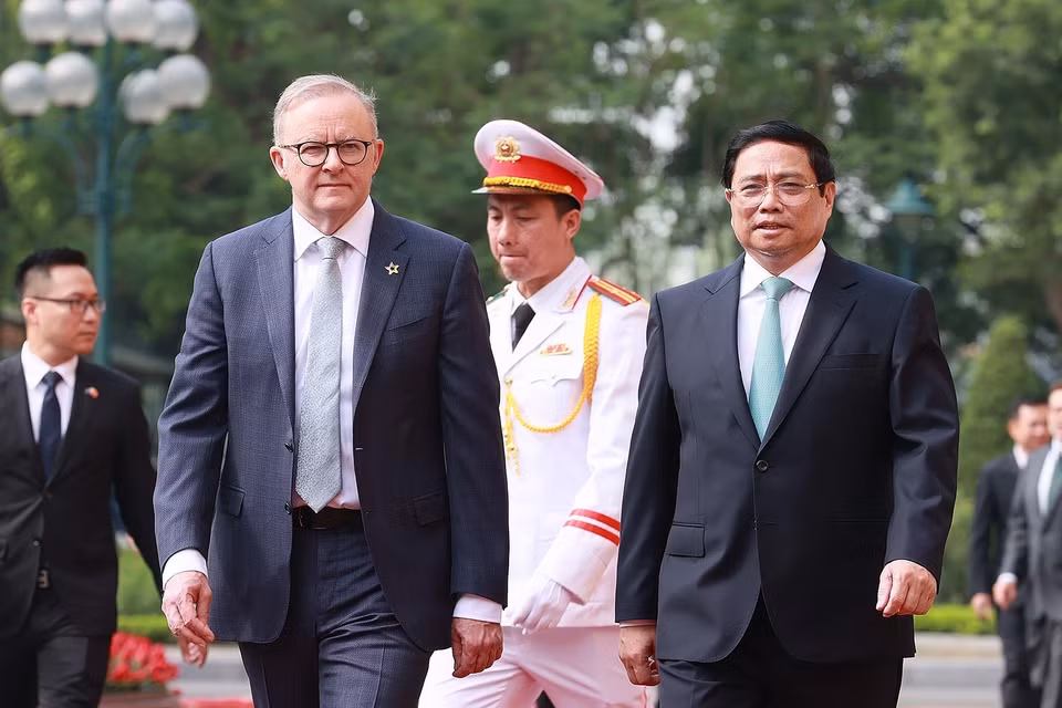 Thủ tướng Phạm Minh Chính và Thủ tướng Australia Anthony Albanese. (Ảnh: Dương Giang/TTXVN)