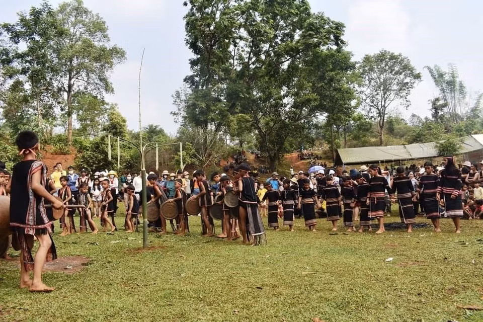 Nghi lễ cúng giọt nước được chính quyền và nhân dân xã Ia Yok, huyện Ia Grai, tỉnh Gia Lai tổ chức hàng năm vào tháng 3 hoặc tháng 4. (Ảnh: TTXVN phát)
