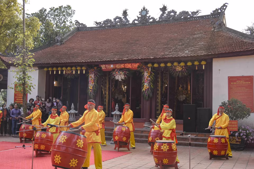 Màn trống hội tại lễ hội Thành Bản Phủ. (Ảnh: Xuân Tư/TTXVN)