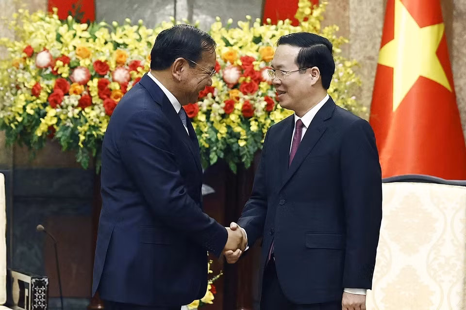Chủ tịch nước Võ Văn Thưởng và Phó Thủ tướng, Bộ trưởng Ngoại giao và Hợp tác quốc tế Campuchia Prak Sokhonn. (Ảnh: Thống Nhất/TTXVN) (Ảnh: Thống Nhất/TTXVN)
