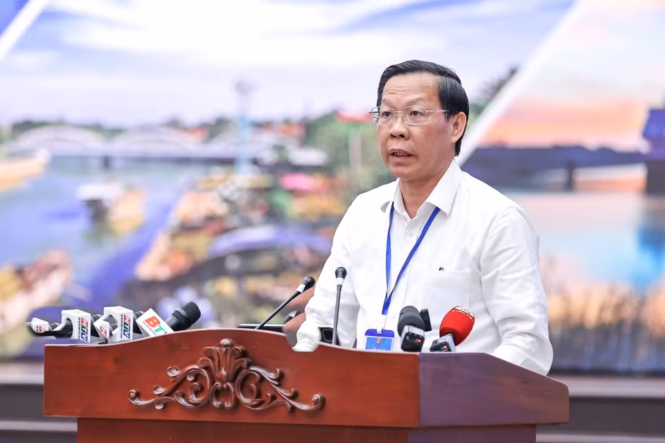Chủ tịch Ủy ban Nhân dân Thành phố Hồ Chí Minh Phan Văn Mãi tham luận tại hội nghị. (Ảnh: Dương Giang/TTXVN)