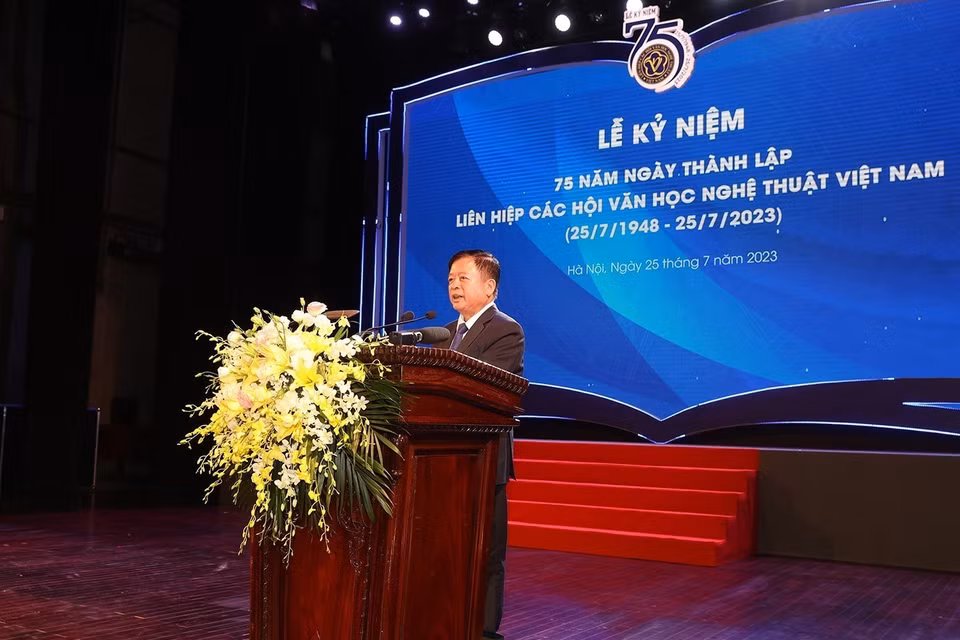 Nhạc sỹ Đỗ Hồng Quân, Chủ tịch Liên hiệp các Hội Văn học Nghệ thuật Việt Nam phát biểu. (Ảnh: Trí Dũng/TTXVN)