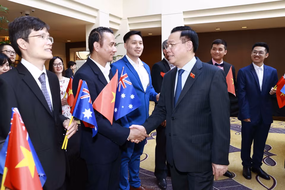 Chủ tịch Quốc hội với cộng đồng người Việt tại Australia. (Ảnh: Doãn Tấn/TTXVN)