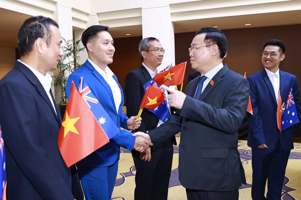 Chủ tịch Quốc hội Vương Đình Huệ gặp mặt cộng đồng người Việt tại Australia, chiều 1/12/2022. (Ảnh: Doãn Tấn/TTXVN)