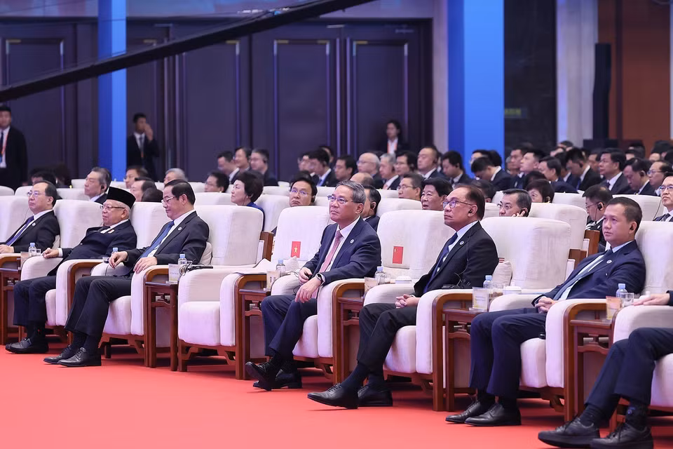 Thủ tướng Trung Quốc Lý Cường và lãnh đạo các nước ASEAN tham dự Lễ khai mạc CAEXPO và CABIS lần thứ 20. (Ảnh: Dương Giang/TTXVN)