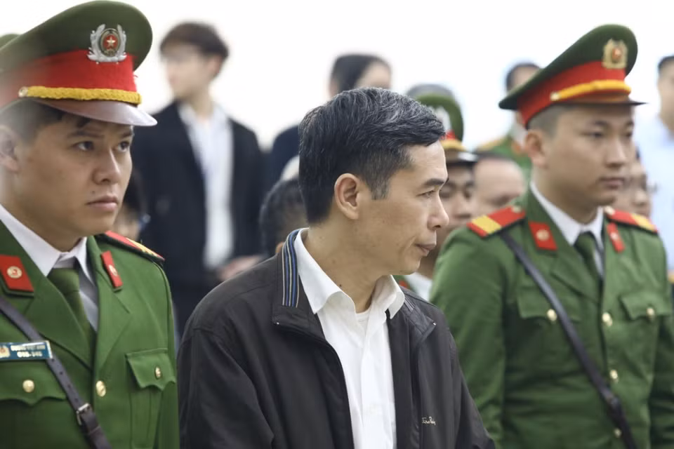 Bị cáo Phạm Đình Trọng (sinh năm 1970, nguyên Vụ trưởng Vụ quản lý doanh nghiệp, Bộ Thông tin và Truyền thông) tại phiên tòa. (Ảnh: Văn Điệp/TTXVN)