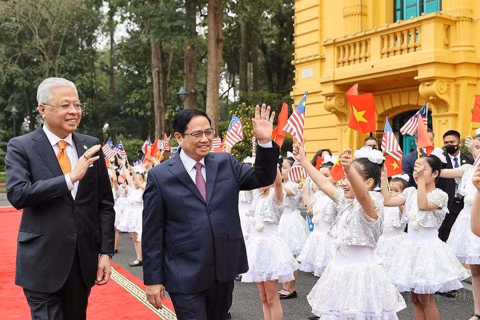 Thủ tướng Phạm Minh Chính chủ trì Lễ đón Thủ tướng Malaysia Dato Sri Ismail Sabri bin Yaakob thăm chính thức Việt Nam, ngày 21/3/2022. (Ảnh: Dương Giang/TTXVN)