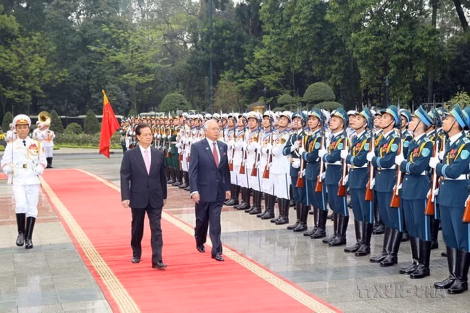 Thủ tướng Nguyễn Tấn Dũng chủ trì lễ đón Thủ tướng Malaysia Najib Tun Razak thăm chính thức Việt Nam từ 3-5/04/2014. (Ảnh: Đức Tám/TTXVN)