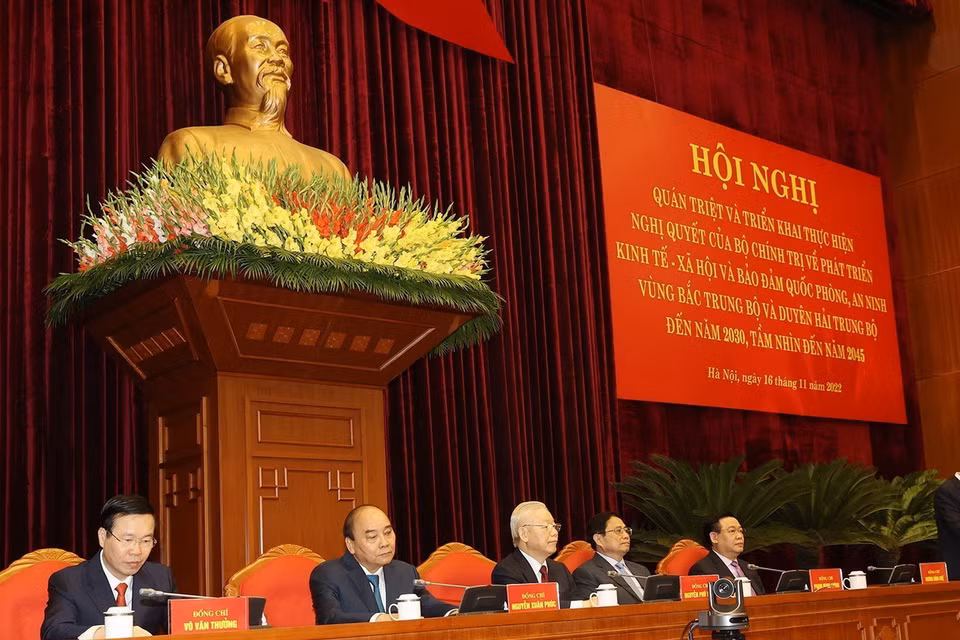  Tổng Bí thư Nguyễn Phú Trọng, Chủ tịch nước Nguyễn Xuân Phúc, Thủ tướng Phạm Minh Chính, Chủ tịch Quốc hội Vương Đình Huệ và Thường trực Ban Bí thư Võ Văn Thưởng chủ trì hội nghị. (Ảnh: Trí Dũng/TTXVN)