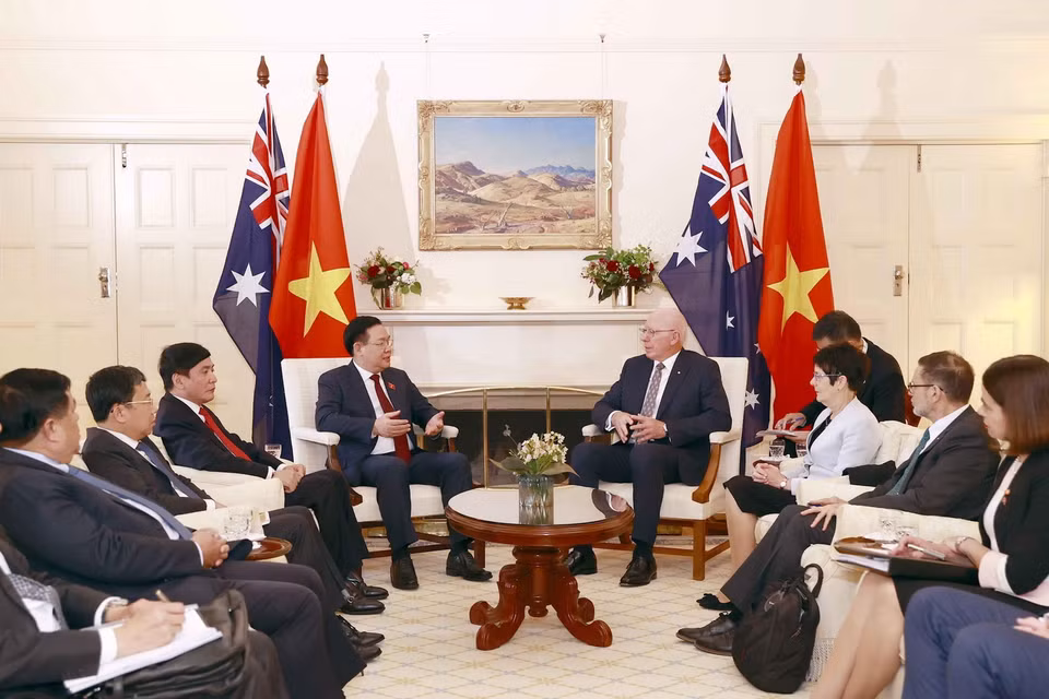 Chủ tịch Quốc hội Vương Đình Huệ hội kiến Toàn quyền Australia David Hurley và Phu nhân. (Ảnh: Doãn Tấn/TTXVN)
