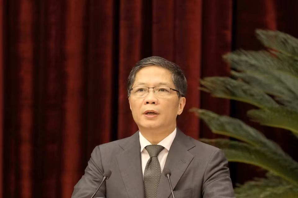 Ông Trần Tuấn Anh, Ủy viên Bộ Chính trị, Trưởng Ban Kinh tế Trung ương trình bày báo cáo tại hội nghị. (Ảnh: Phương Hoa/TTXVN)