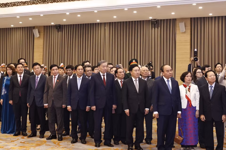 Chủ tịch nước Nguyễn Xuân Phúc, các lãnh đạo Đảng, Nhà nước, bộ, ngành dự lễ kỷ niệm. (Ảnh: TTXVN)