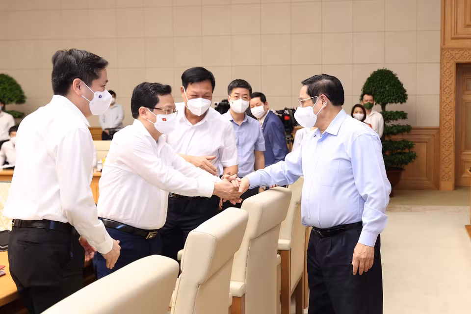 Thủ tướng Phạm Minh Chính với các đại biểu. (Ảnh: Dương Giang/TTXVN)
