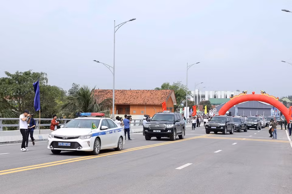 Quang cảnh lễ thông xe. (Ảnh: Thống Nhất/TTXVN)