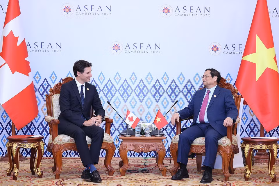 Thủ tướng Phạm Minh Chính tiếp Thủ tướng Canada Justin Trudeau. (Ảnh: Dương Giang/TTXVN)