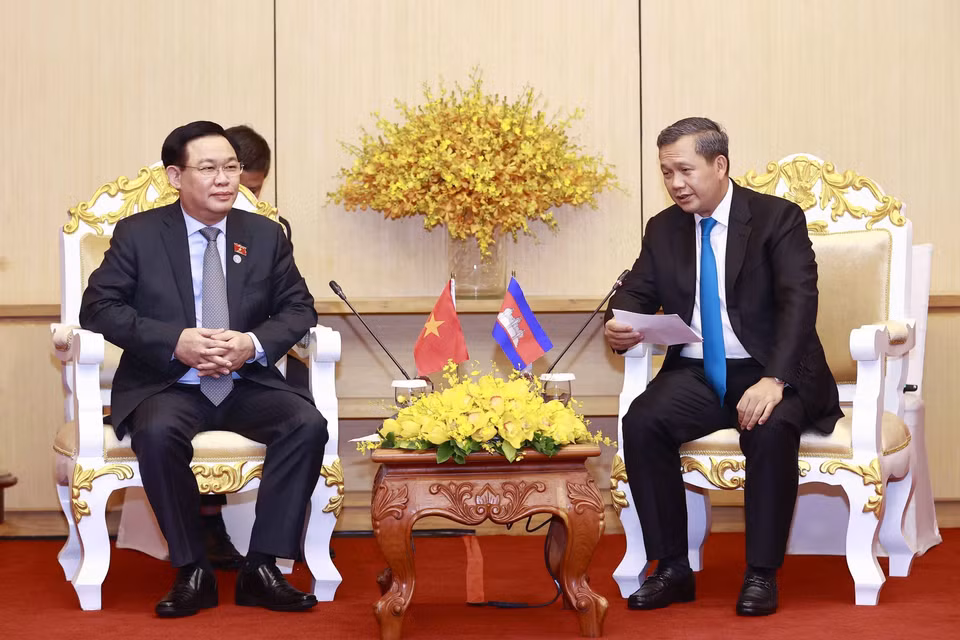 Chủ tịch Quốc hội Vương Đình Huệ tiếp Đại tướng Hun Manet, Phó Tổng Tư lệnh quân đội Hoàng gia, Phó Tư lệnh lục quân Campuchia. (Ảnh: Doãn Tấn/TTXVN)