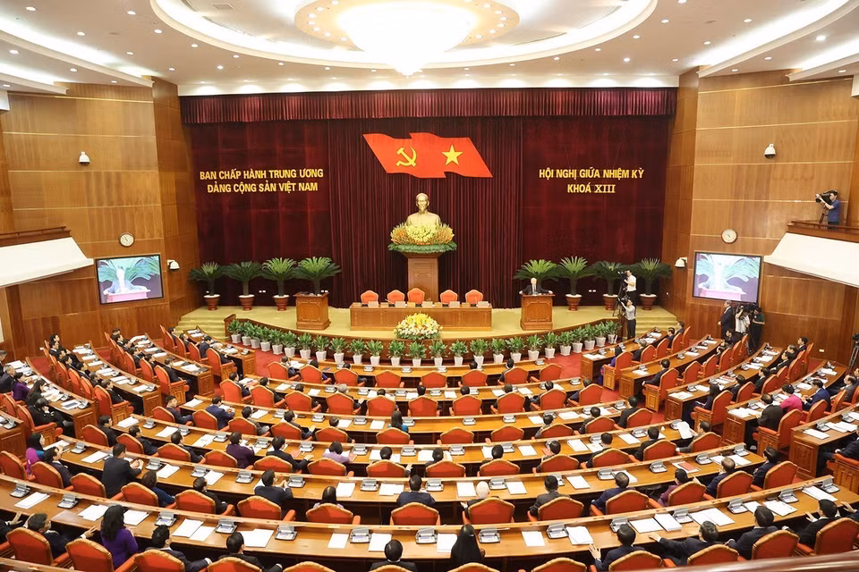  Tổng Bí thư Nguyễn Phú Trọng phát biểu bế mạc Hội nghị Trung ương giữa nhiệm kỳ khóa XIII. (Ảnh: Trí Dũng/TTXVN)