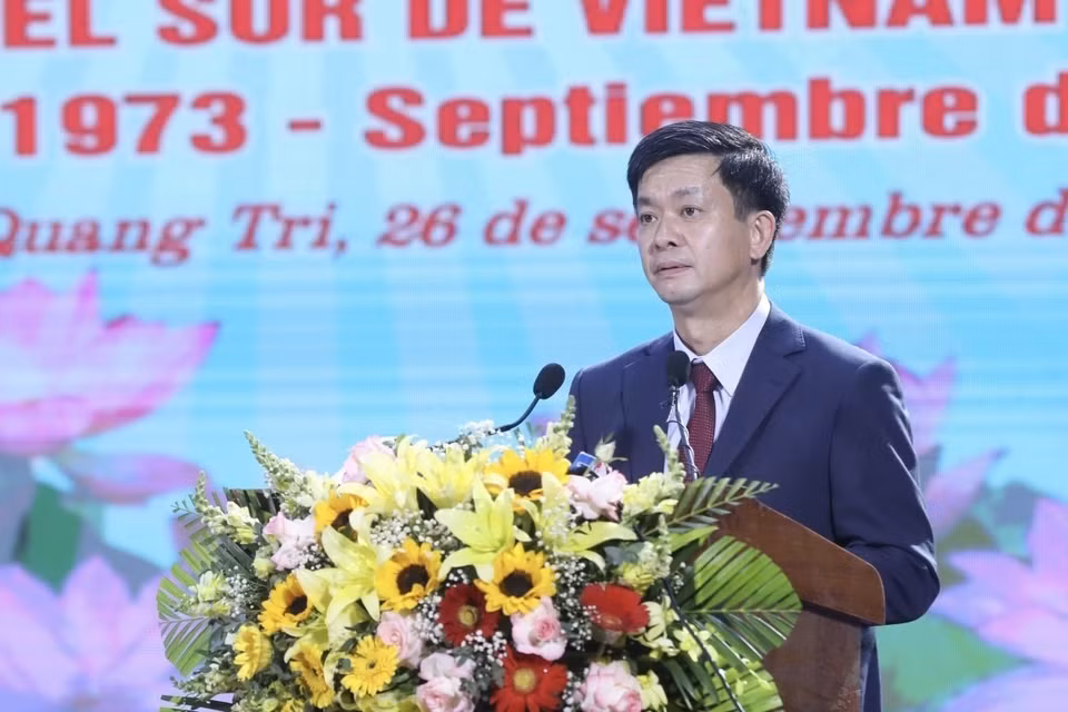Ông Lê Quang Tùng, Ủy viên Trung ương Đảng, Bí thư Tỉnh ủy, Trưởng Đoàn đại biểu Quốc hội tỉnh Quảng Trị phát biểu. (Ảnh: Minh Quyết/TTXVN)