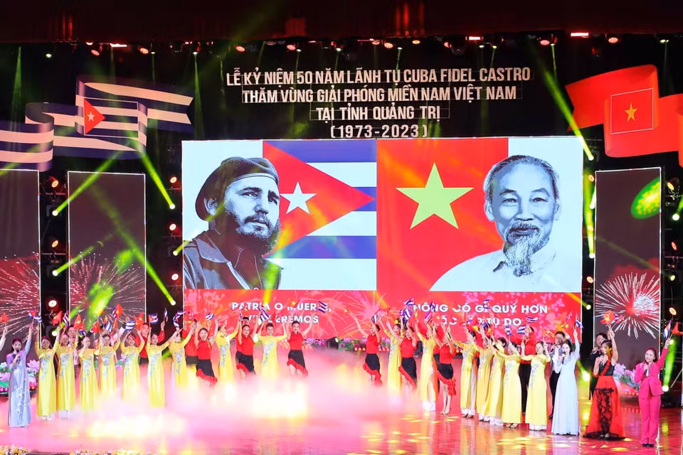 Tiết mục văn nghệ chào mừng Lễ kỷ niệm. (Ảnh: Thanh Tùng/TTXVN)