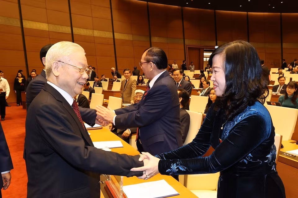 Tổng Bí thư Nguyễn Phú Trọng với các đại biểu dự khai mạc Kỳ họp thứ tư, Quốc hội khóa XV. (Ảnh: Trí Dũng/TTXVN)